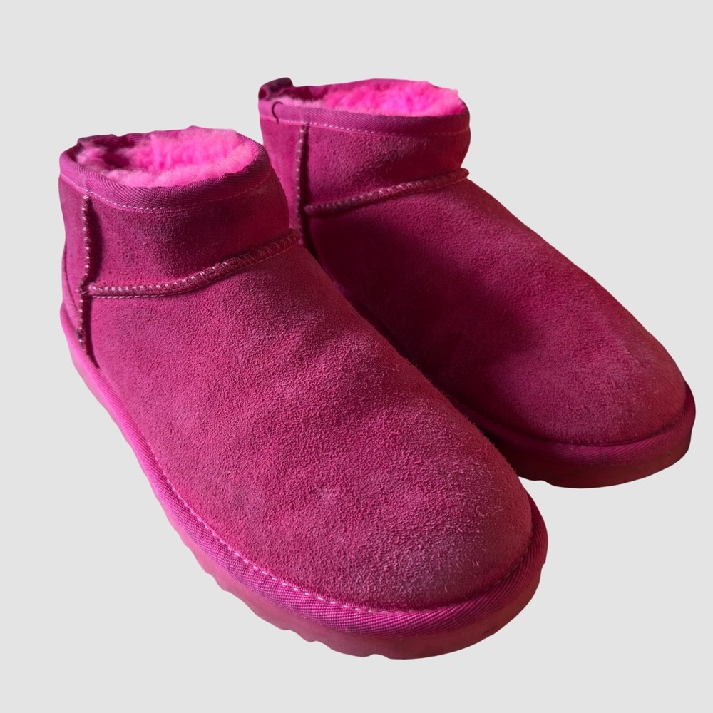 UGG Australia Ultra Mini Pink Ankle Suede Booties US8 EU39